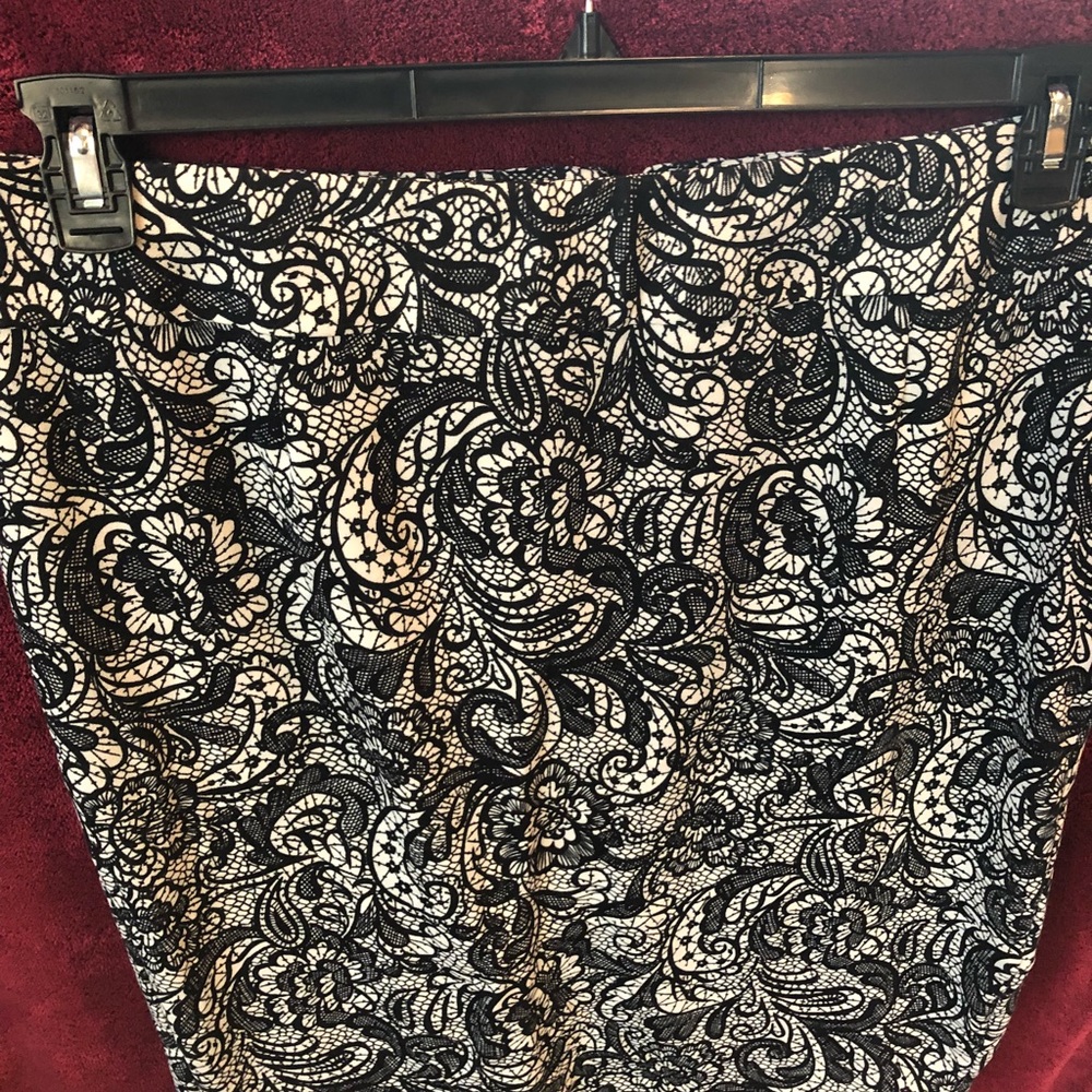 Lane Bryant size 16 black & white skirt